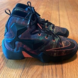 EUC Nike Shoes Lebron 13 Akronite Youth